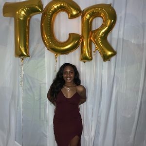 Meet your Posher, Tenia